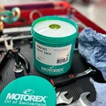 GRAXA PREMIUM ADESIVA P/ ROLAMENTOS, RETENTORES, CAIXAS DE DIREÇÃO, PRO LINK... - MOTOREX - FETT 2000 - 850g