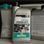 ÓLEO HIDRÁULICO DE SUSPENSÃO PARA MOTOS E BICICLETAS 100% SINTÉTICO 4W - MOTOREX - RACING FORK OIL 4W - 1 LITRO