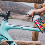 LIMPA BIKE A SECO MOTUL 500ML – MTB - LIMPEZA PRÁTICA SEM ÁGUA