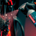 LIMPA CORRENTE LÍQUIDO MOTUL 500ML – MTB - ALTO DESEMPENHO NA LIMPEZA DE TRANSMISSÃO